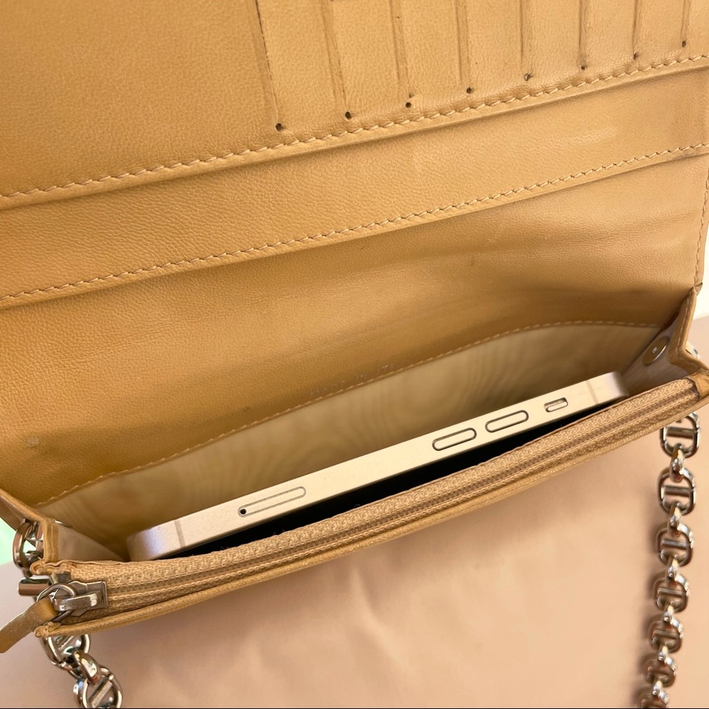 CHANEL Mustard Crossbody Bag with Chain - Picture 3 of 12